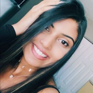 Meet your Posher, Evani